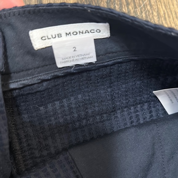 Club Monaco Scalloped Navy Shorts - Picture 2 of 3